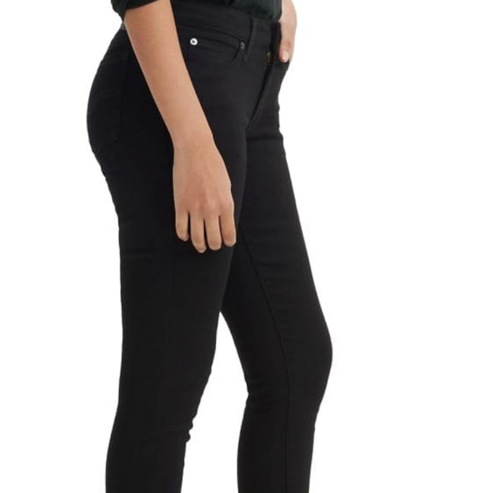 Levy’s woman’s 710 jeans